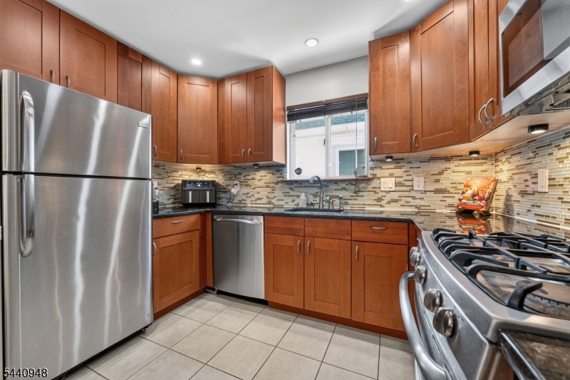 301 Saddle Court Raritan NJ 08822