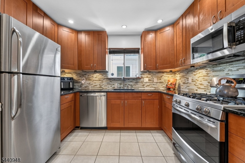 301 Saddle Court Raritan NJ 08822
