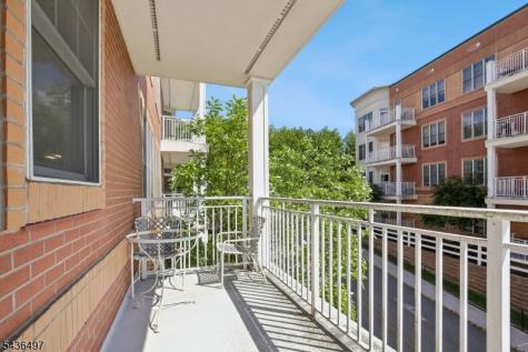 5211 Pointe Gate Drive Livingston NJ 07039