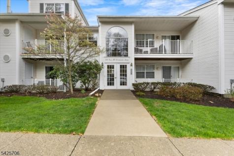 75 Crestview Lane Mount Arlington NJ 07856