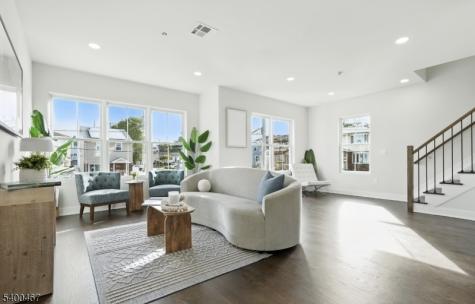 192 Canterbury Avenue North Arlington NJ 07031