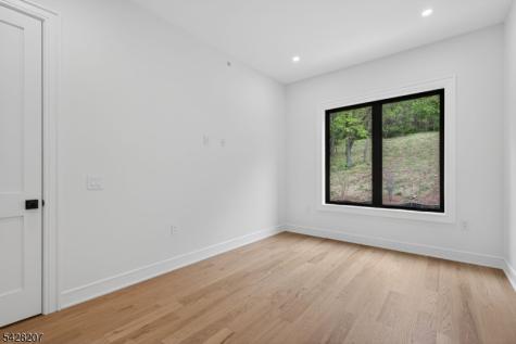 522 Valley Road Clifton NJ 07013