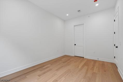 522 Valley Road Clifton NJ 07013
