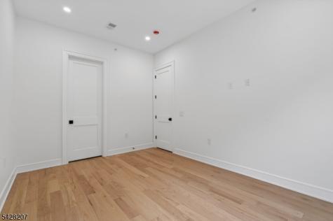 522 Valley Road Clifton NJ 07013