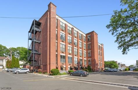 366 Trenton Avenue Paterson NJ 07503