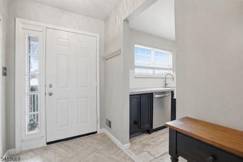 76 Hickory Way Mount Arlington NJ 07856