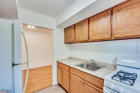55 Gill Lane Woodbridge NJ 08830