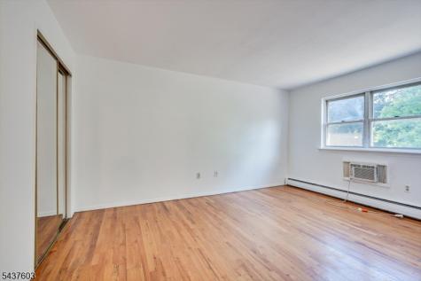 55 Gill Lane Woodbridge NJ 08830