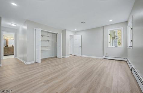 22 Flynn Place Wayne NJ 07470