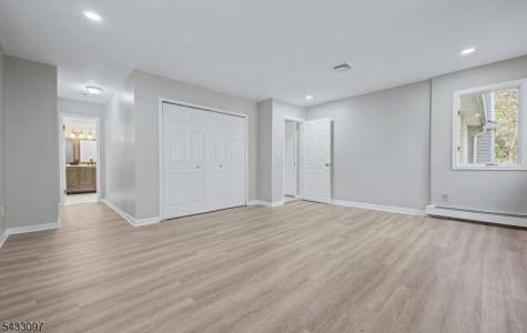 22 Flynn Place Wayne NJ 07470