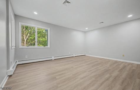 22 Flynn Place Wayne NJ 07470