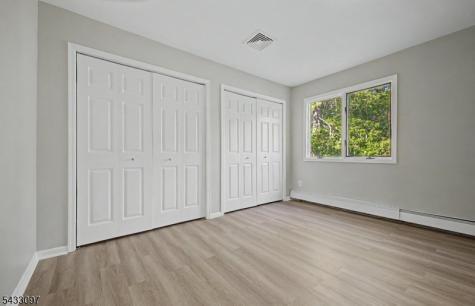 22 Flynn Place Wayne NJ 07470