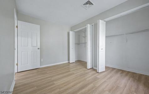 22 Flynn Place Wayne NJ 07470