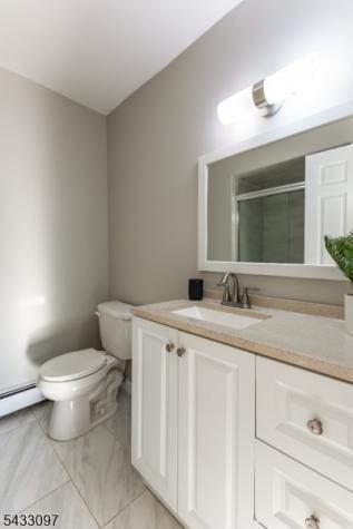 22 Flynn Place Wayne NJ 07470