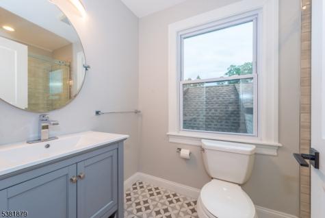 62 Montague Place Montclair NJ 07042