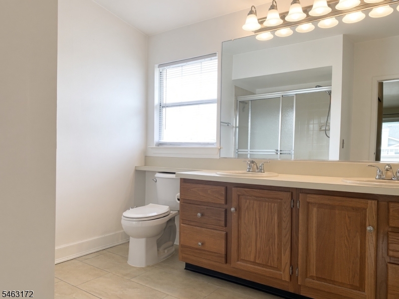 92 Ashley Court Bedminster NJ 07921