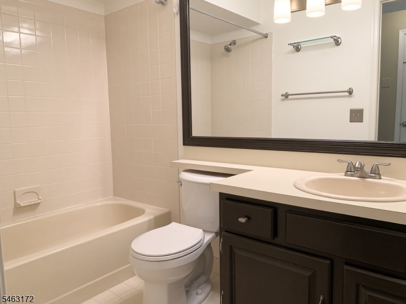 92 Ashley Court Bedminster NJ 07921