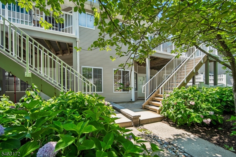 92 Ashley Court Bedminster NJ 07921