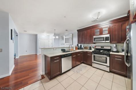 104 E Elizabeth Avenue Linden NJ 07036