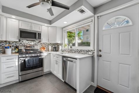 230 Lafayette Place Unit 4d Englewood NJ 07631