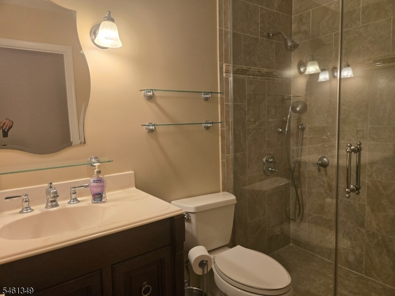 1098 Oakcroft Lane Franklin NJ 08873