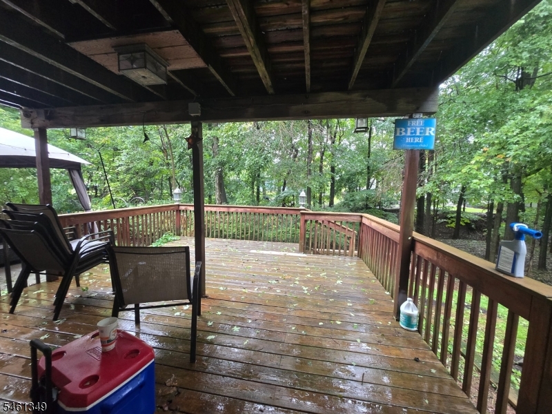 1098 Oakcroft Lane Franklin NJ 08873