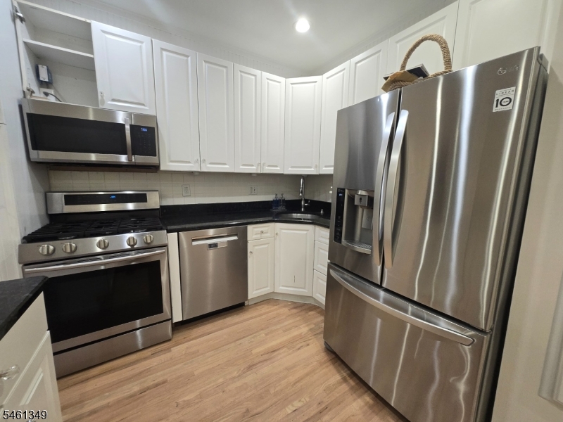 1098 Oakcroft Lane Franklin NJ 08873