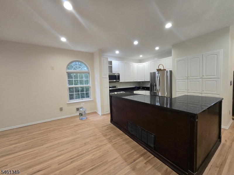 1098 Oakcroft Lane Franklin NJ 08873
