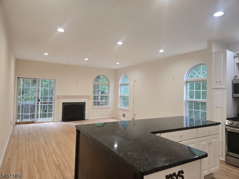 1098 Oakcroft Lane Franklin NJ 08873