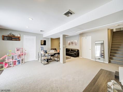 23 Otis Place Verona NJ 07044