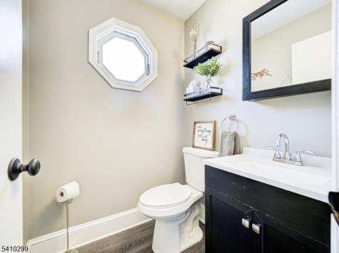 23 Otis Place Verona NJ 07044