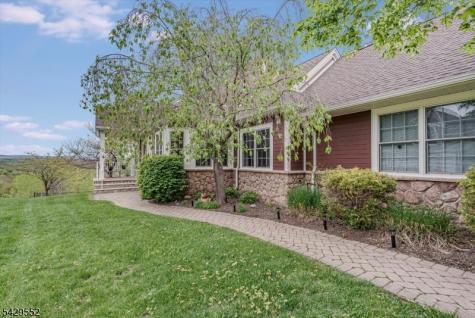 18 Kelburn Court Hardyston NJ 07419