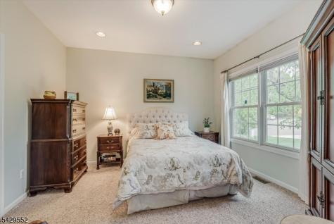 18 Kelburn Court Hardyston NJ 07419
