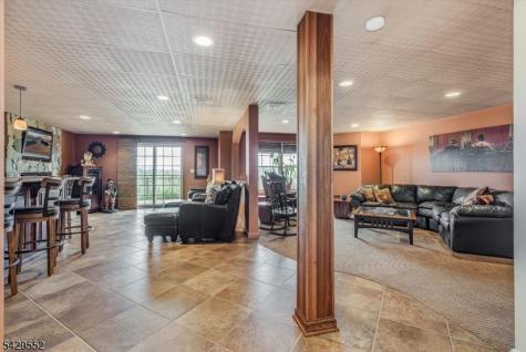 18 Kelburn Court Hardyston NJ 07419