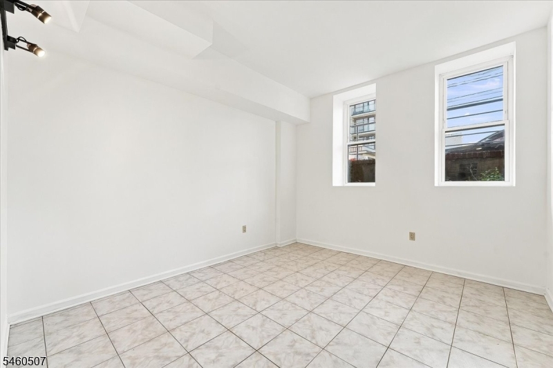 54 Mcwhorter Street Newark NJ 07105