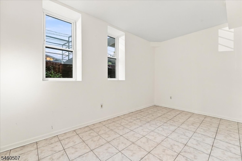 54 Mcwhorter Street Newark NJ 07105