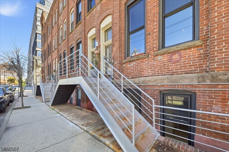54 Mcwhorter Street Newark NJ 07105