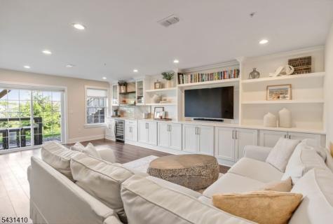 137 Aspen Drive Cedar Grove NJ 07009