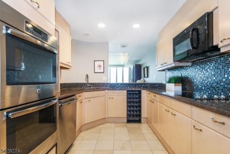 1360 Hamburg Tpke Unit 402 Wayne NJ 07470