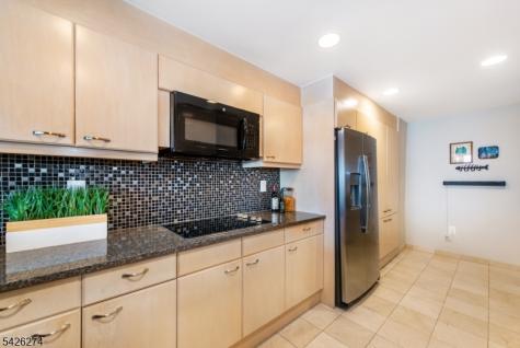 1360 Hamburg Tpke Unit 402 Wayne NJ 07470