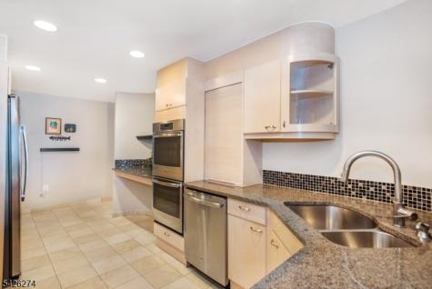 1360 Hamburg Tpke Unit 402 Wayne NJ 07470