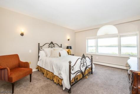1360 Hamburg Tpke Unit 402 Wayne NJ 07470