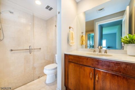 1360 Hamburg Tpke Unit 402 Wayne NJ 07470