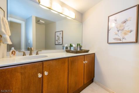 1360 Hamburg Tpke Unit 402 Wayne NJ 07470