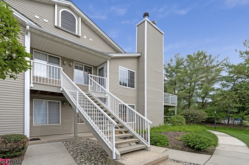 18 Pine Court Bedminster NJ 07921