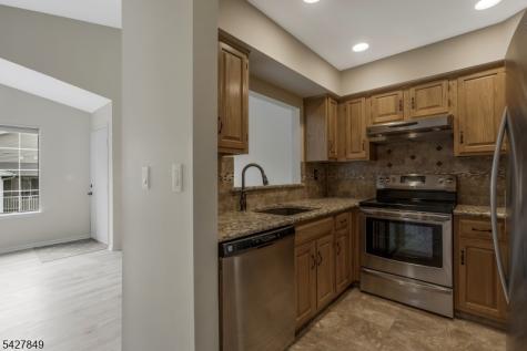 18 Pine Court Bedminster NJ 07921