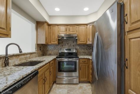 18 Pine Court Bedminster NJ 07921