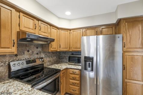 18 Pine Court Bedminster NJ 07921
