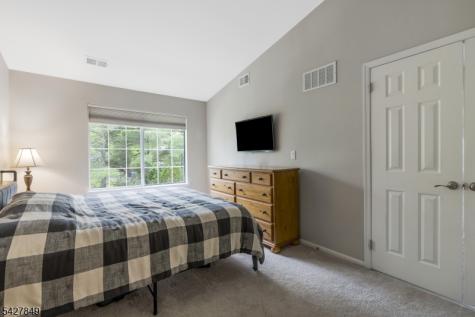 18 Pine Court Bedminster NJ 07921