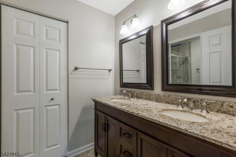 18 Pine Court Bedminster NJ 07921